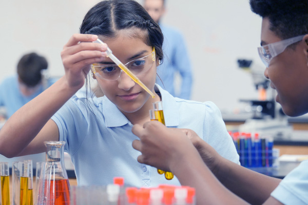 Higher secondary students / Lab at Cambridge International School Doha Qatar